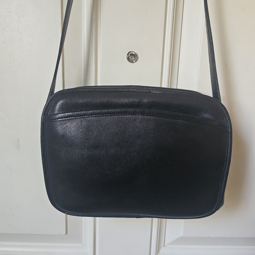 COACH VTG. LEWISTON Shoulder/Crossbody  No# 0108-351 Made In The USA 🖤💛
